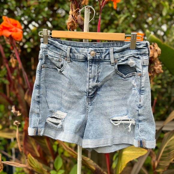 AE Stretch Curvy Denim Mom Shorts Waist 28ish  *See Pics & Info For Sizing* NWOT - Picture 1 of 6
